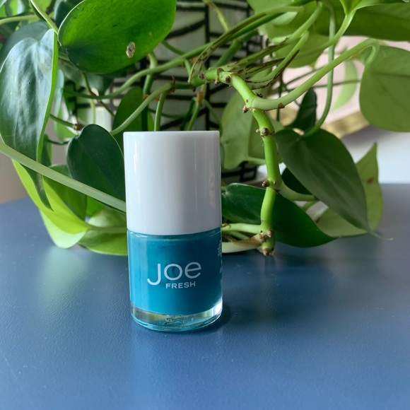 Free with bundle- nail-polish bundle - Picture 6 of 7